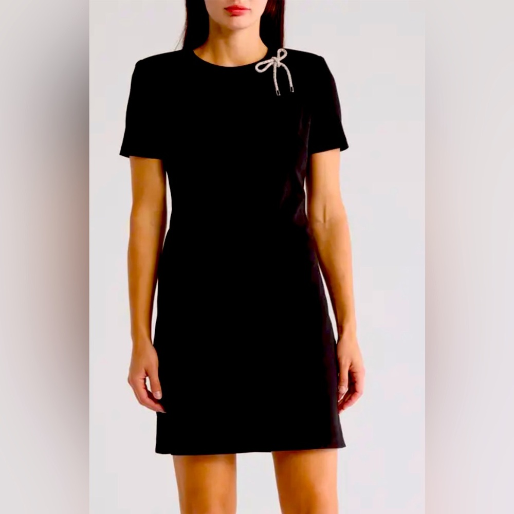 Elegant and beautiful Eliza J. Black dress 🌸perfect for all occasions.New 🌼